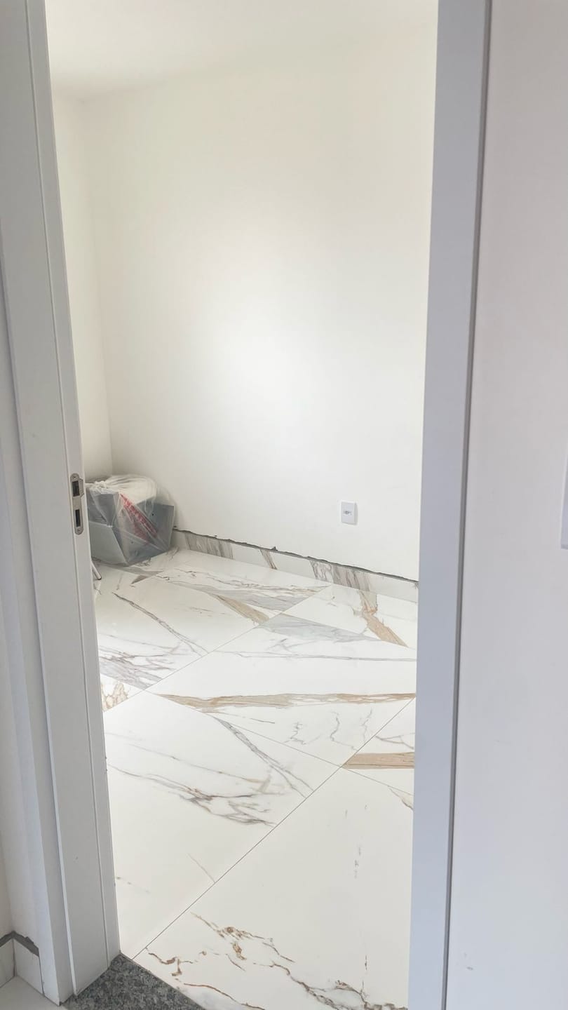 Apartamento térreo de 3 quartos sendo 1 suíte com garden pequeno em condomínio fechado à venda, Candeias, Vitória da Conquista, BA - foto 12