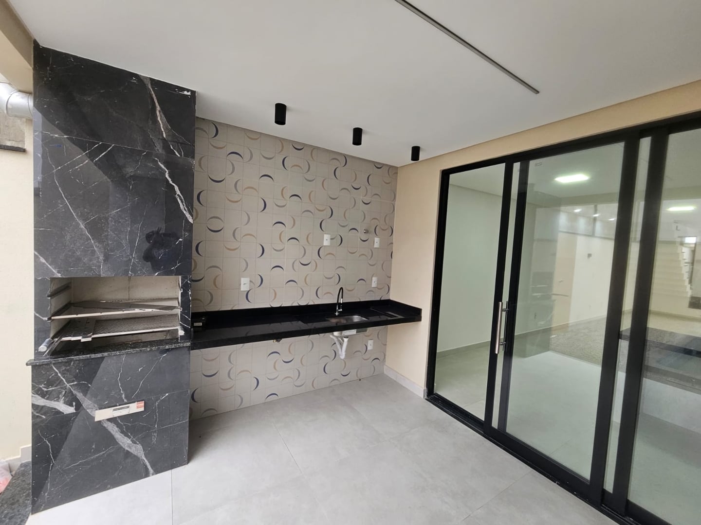 a VENDA um Sobrado de 3 suítes c/ Piscina e área gourmet no B. Boa Vista, Vit. da Conquista - BA - foto 11