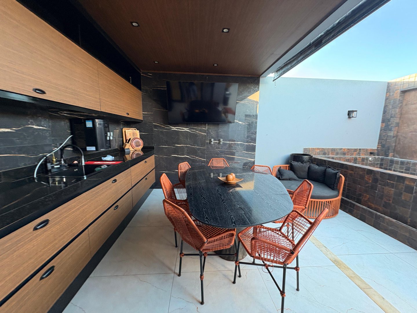 Cobertura duplex mobiliada com 4 quartos sendo 3 suites, terraço comm área gourmet e piscina a venda no bairro Candeias em Vitoria da Conquista - - foto 11