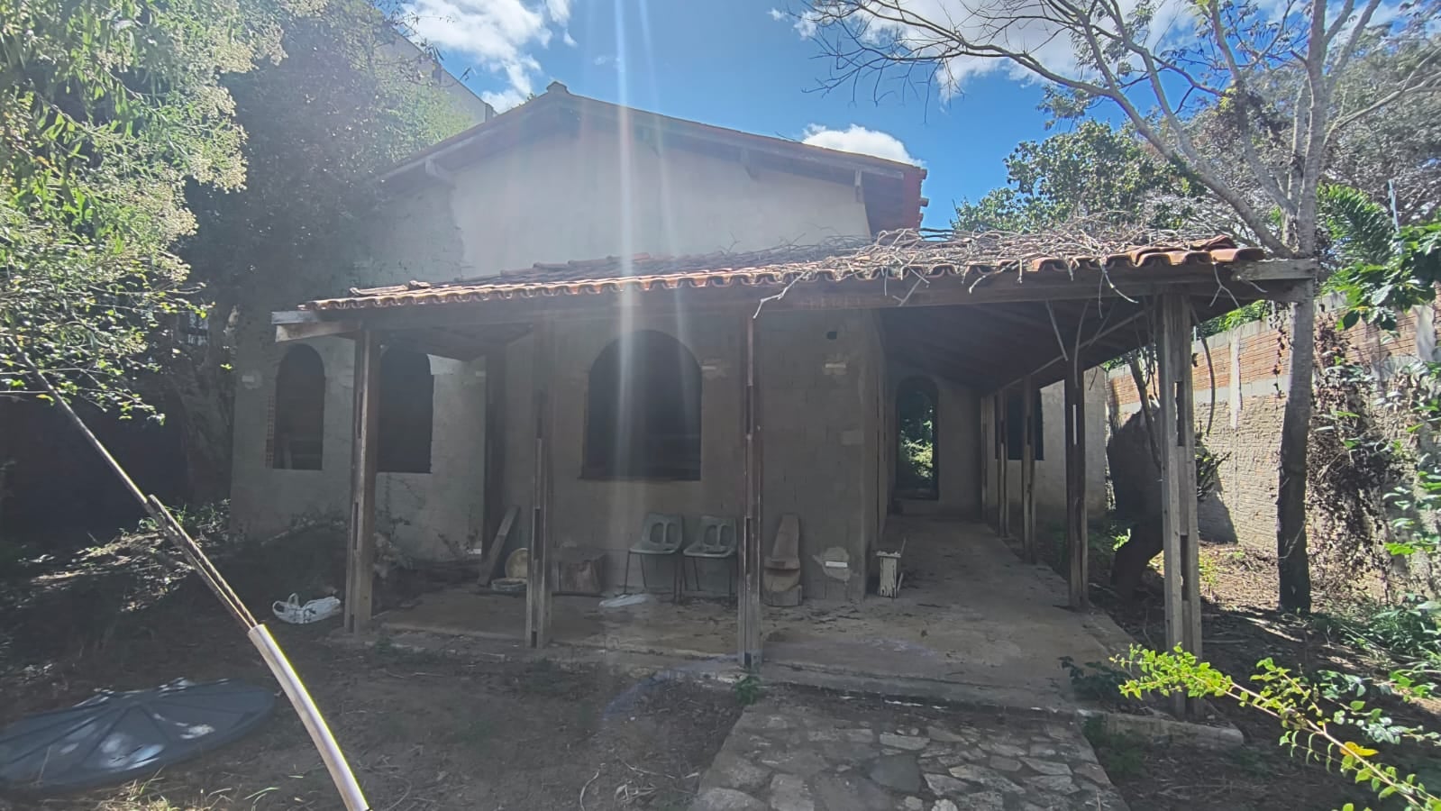 OPORTUNIDADE - Terreno de 1.000m² contendo uma casa de aprox. 140mts em fase de construção, situado no Alto do Boa Vista em Vitória da Conquista- - foto 11