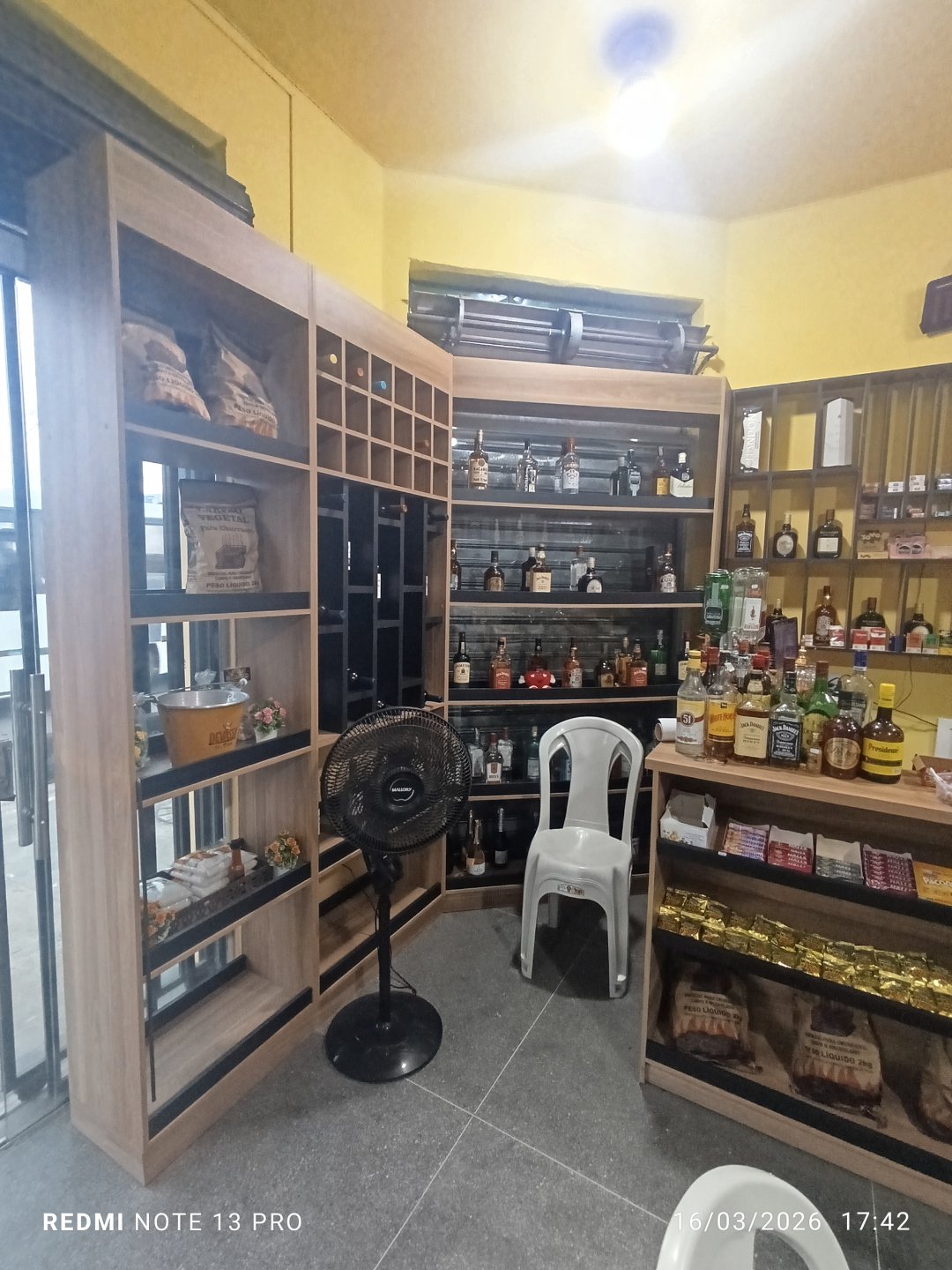 **Aluguel de Ponto Comercial de esquina com Mezanino na Av. Regis Pacheco no Centro – Vitória da Conquista - foto 12