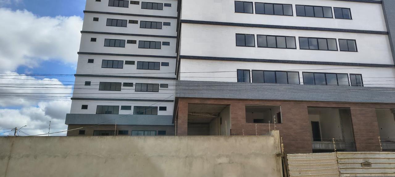 Apartamento Alto Padrão à Venda | 3 Suítes | 2 Vagas | 9º Andar | Candeias | Próximo à Olívia Flores em Vitória da Conquista -Ba - foto 1