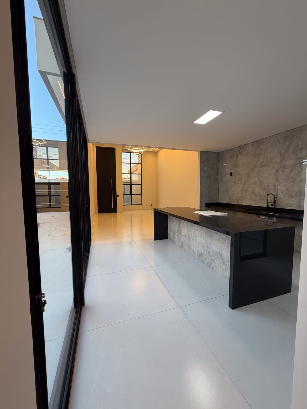 Casa Térrea de Alto Padrão com 4 quartos, sendo 3 suítes - Bairro Boa Vista - Vitória da Conquista - foto 12