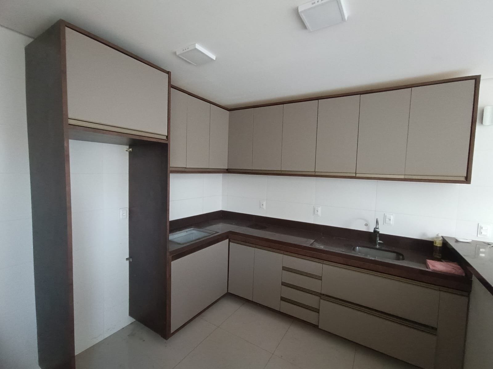 Casa  duplex solta de 3 quartos sendo 2 suítes + piscina + espaço gourmet com churrasqueira à venda, Boa Vista, Vitória da Conquista, BA - foto 13