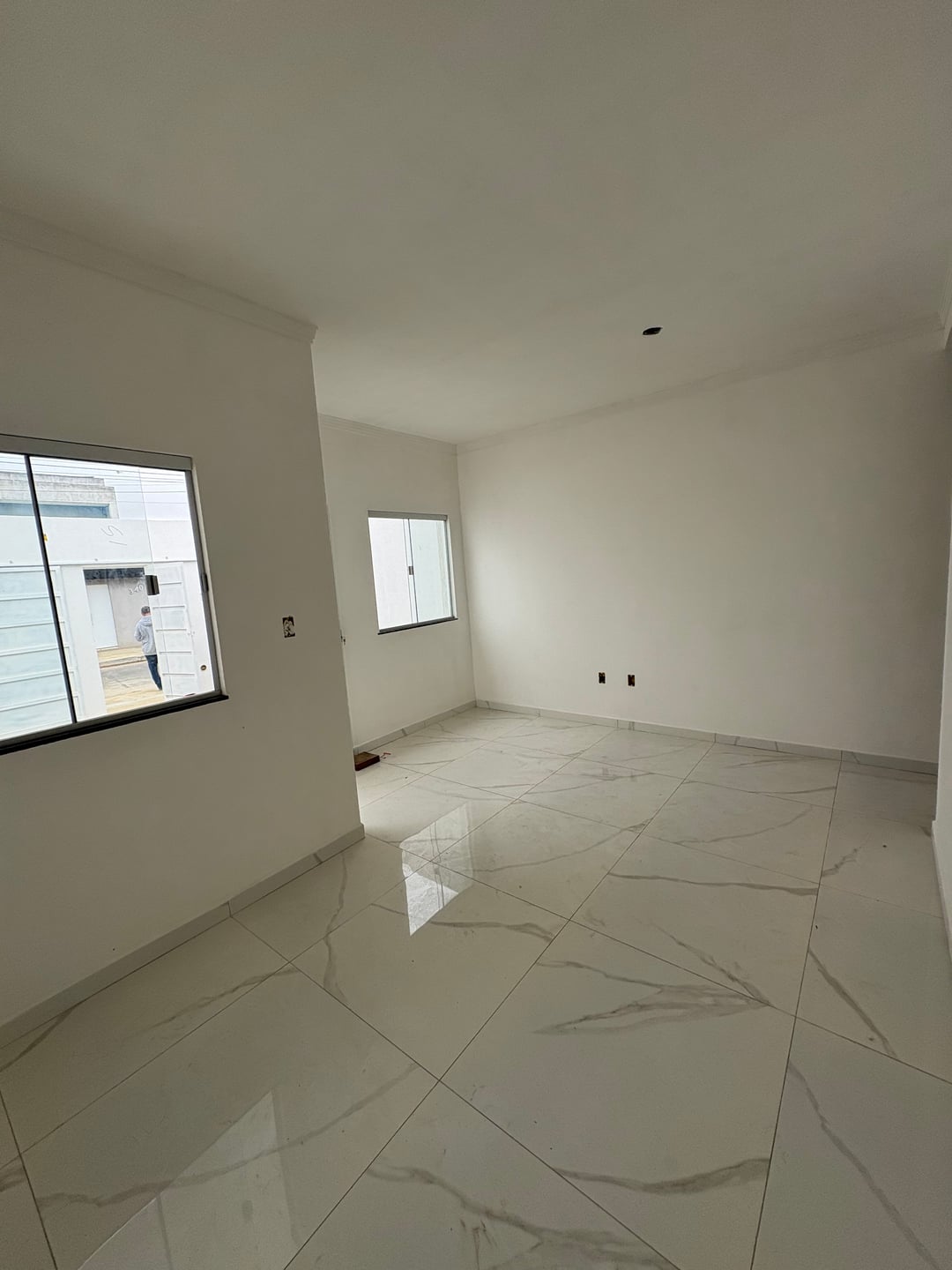 Casa de 2 quartos sendo 1 suíte com garagem para dois carros e quintal - foto 12