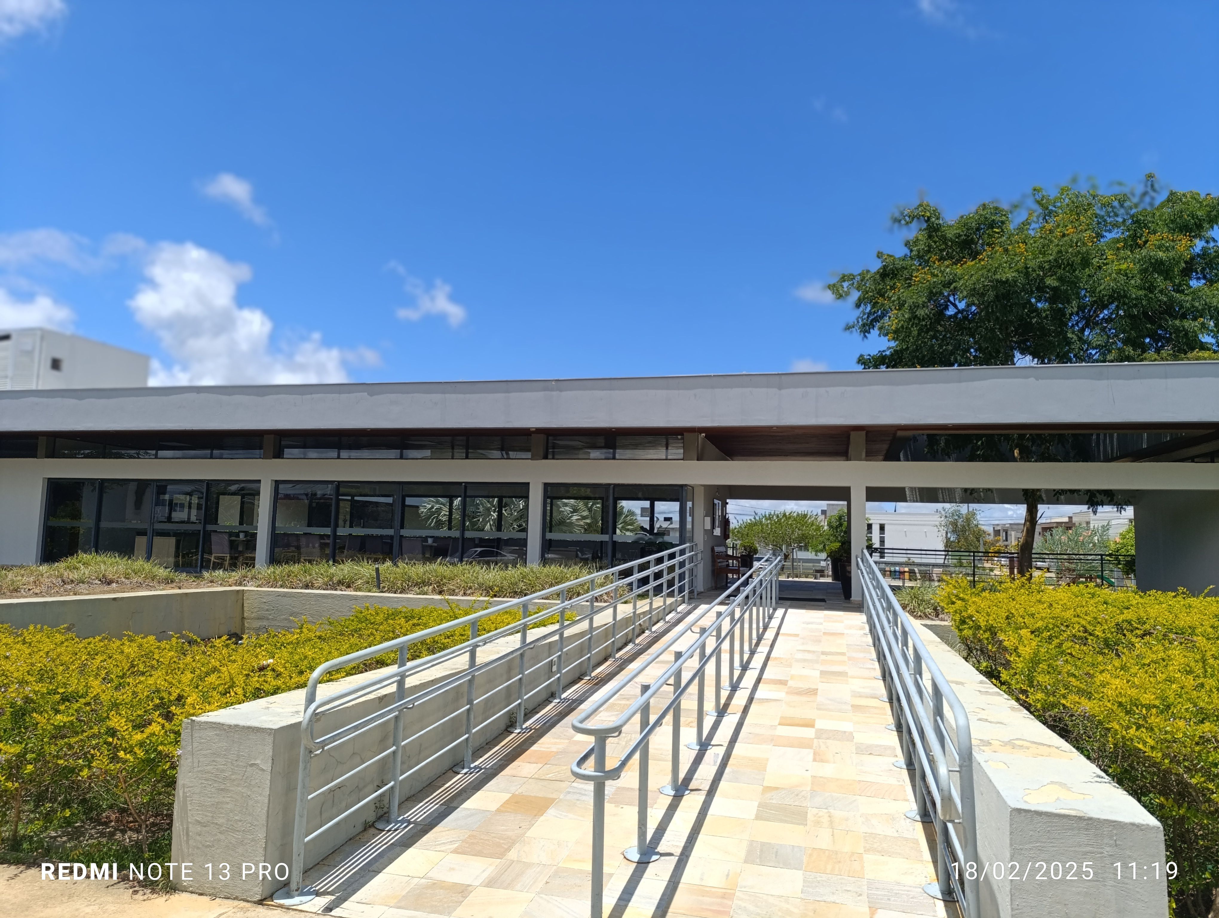 Casa 3 suítes, sala cozinha e gourmet com planejados alto padrão Alphaville II condomínio com infraestrutura completa de lazer - foto 2
