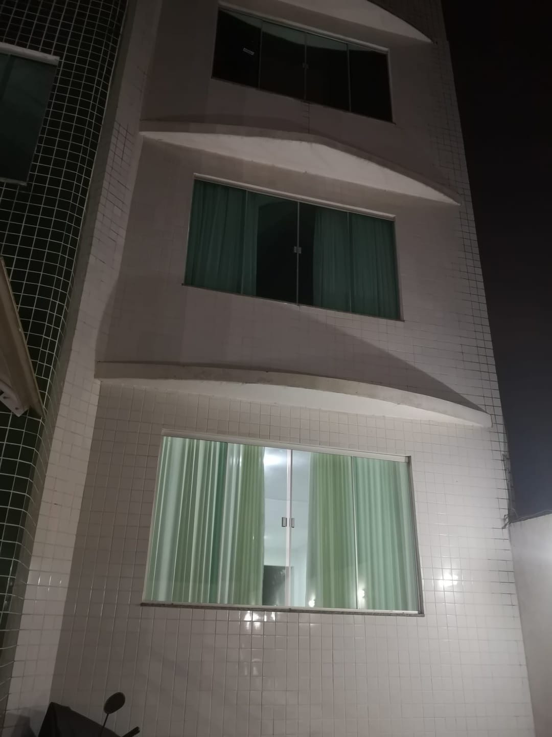 Apartamento de 2º andar nascente mobiliado e decorado para venda, 2 quartos sendo 1 suíte, cozinha no Bairro Candeias, Vitória da Conquista, BA - foto 13