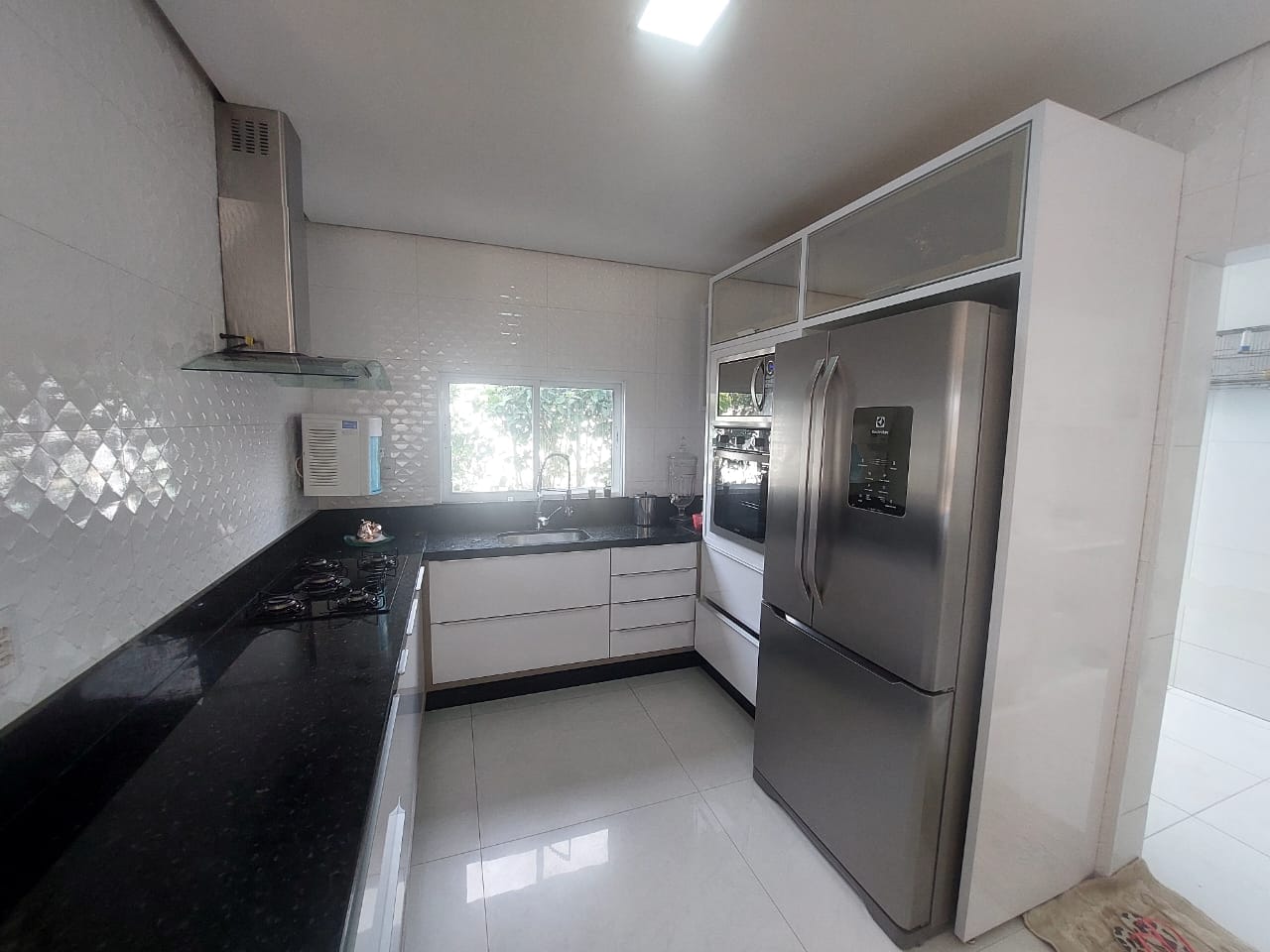 Casa de 4 quartos sendo 3 suites à venda em condomínio fechado com planejados, podendo ser vendido com os móveis no Boa Vista, Vitória da Conquis - foto 13