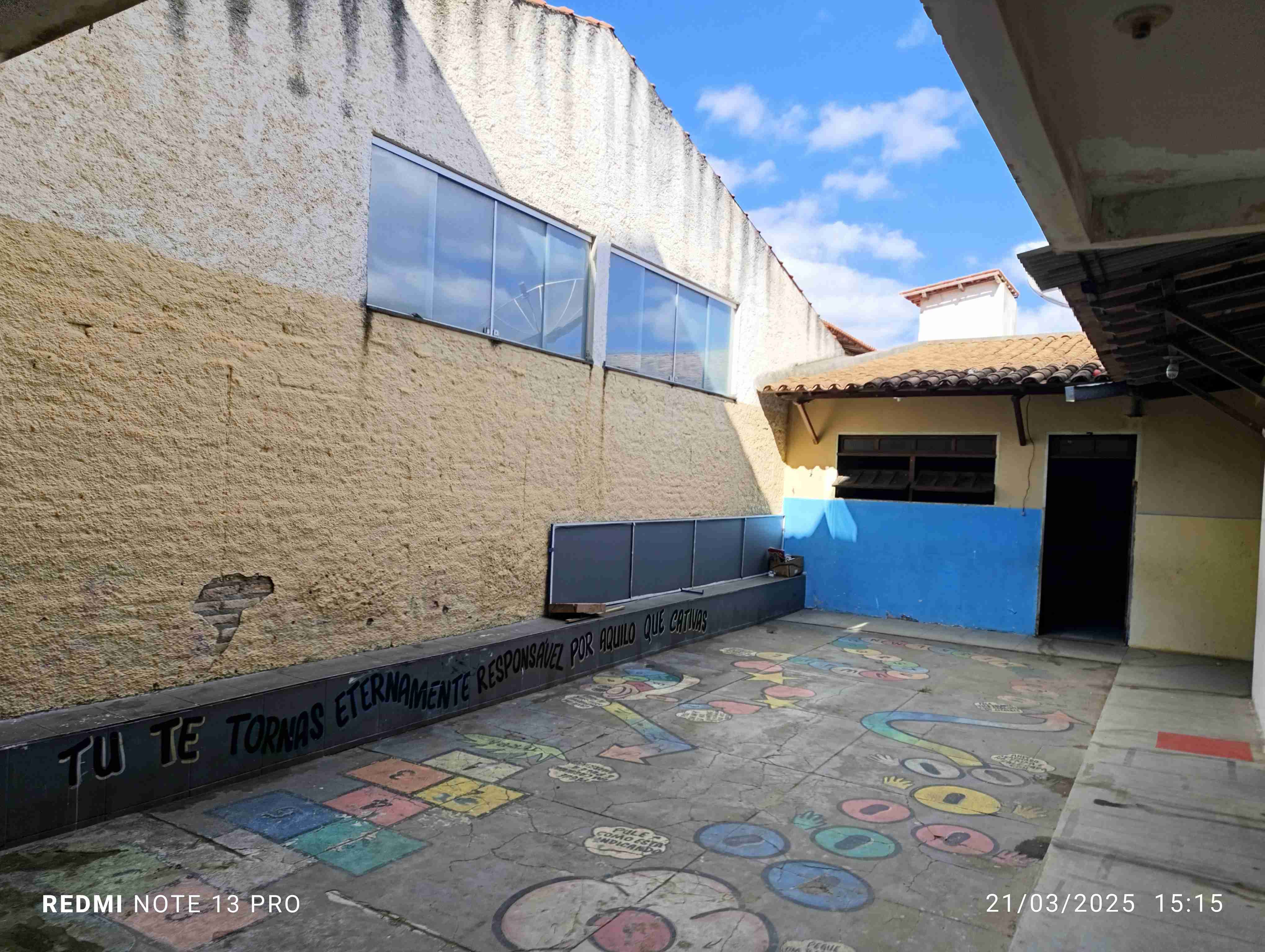 Conjunto comercial para locação com 6 salas, 3 banheiros, pátio grande no Alto Maron, Vitória da Conquista, BA - foto 2