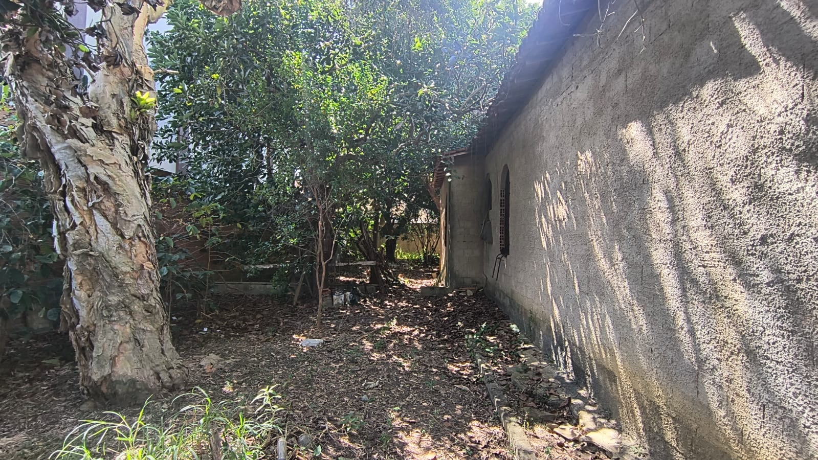 OPORTUNIDADE - Terreno de 1.000m² contendo uma casa de aprox. 140mts em fase de construção, situado no Alto do Boa Vista em Vitória da Conquista- - foto 13
