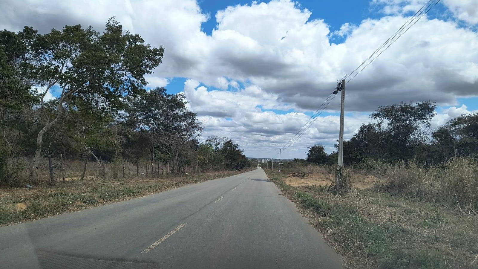 VENDO OU TROCO - Terreno de 360mts no Candeias - Lot. Alto da Universidade - foto 2