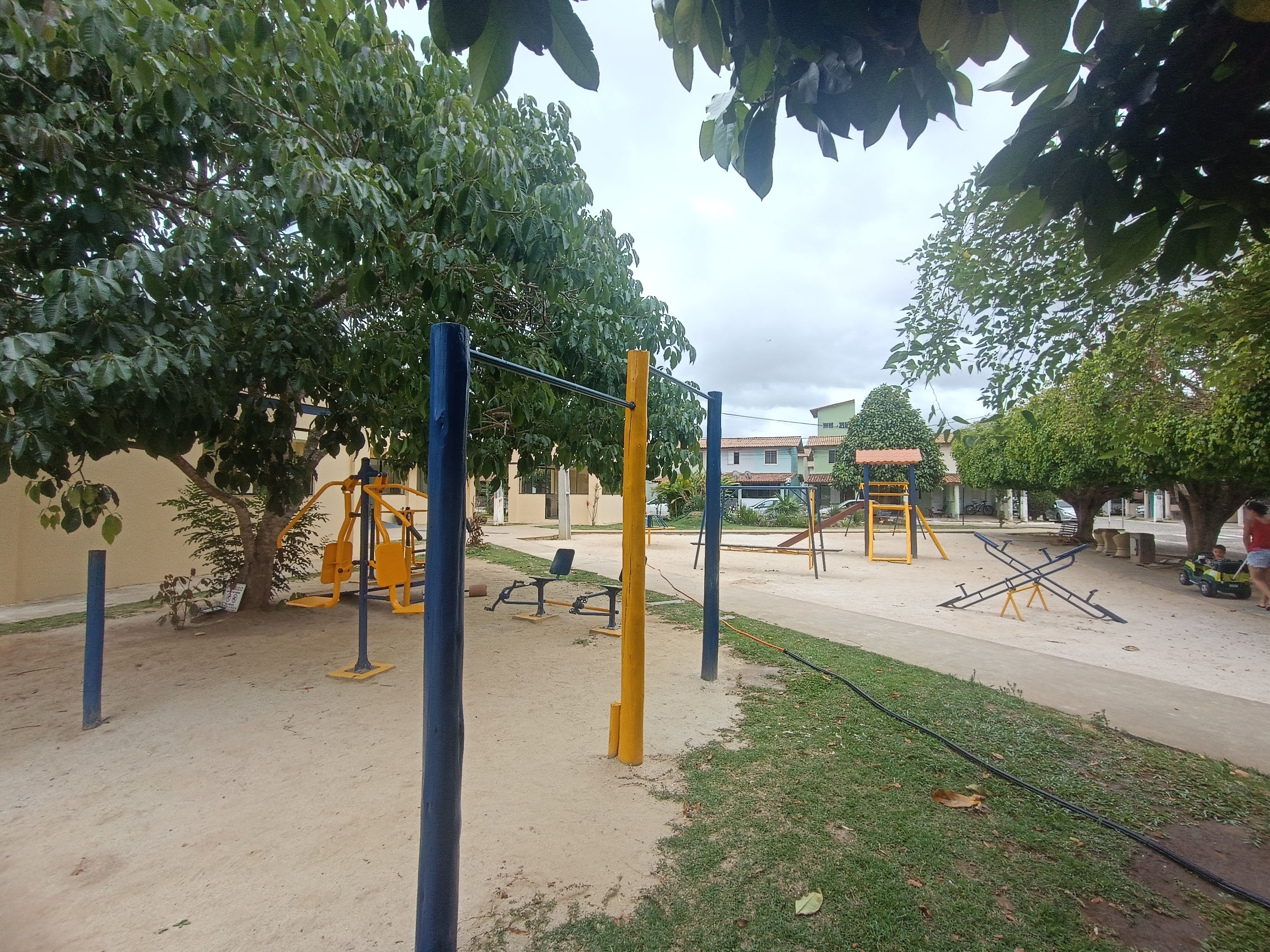 Vendo Vilage de 2 quartos com quintal, garagem coberta em ótima localização para venda na Laura Nunes no bairro Boa Vista, Vitória da Conquista, - foto 14