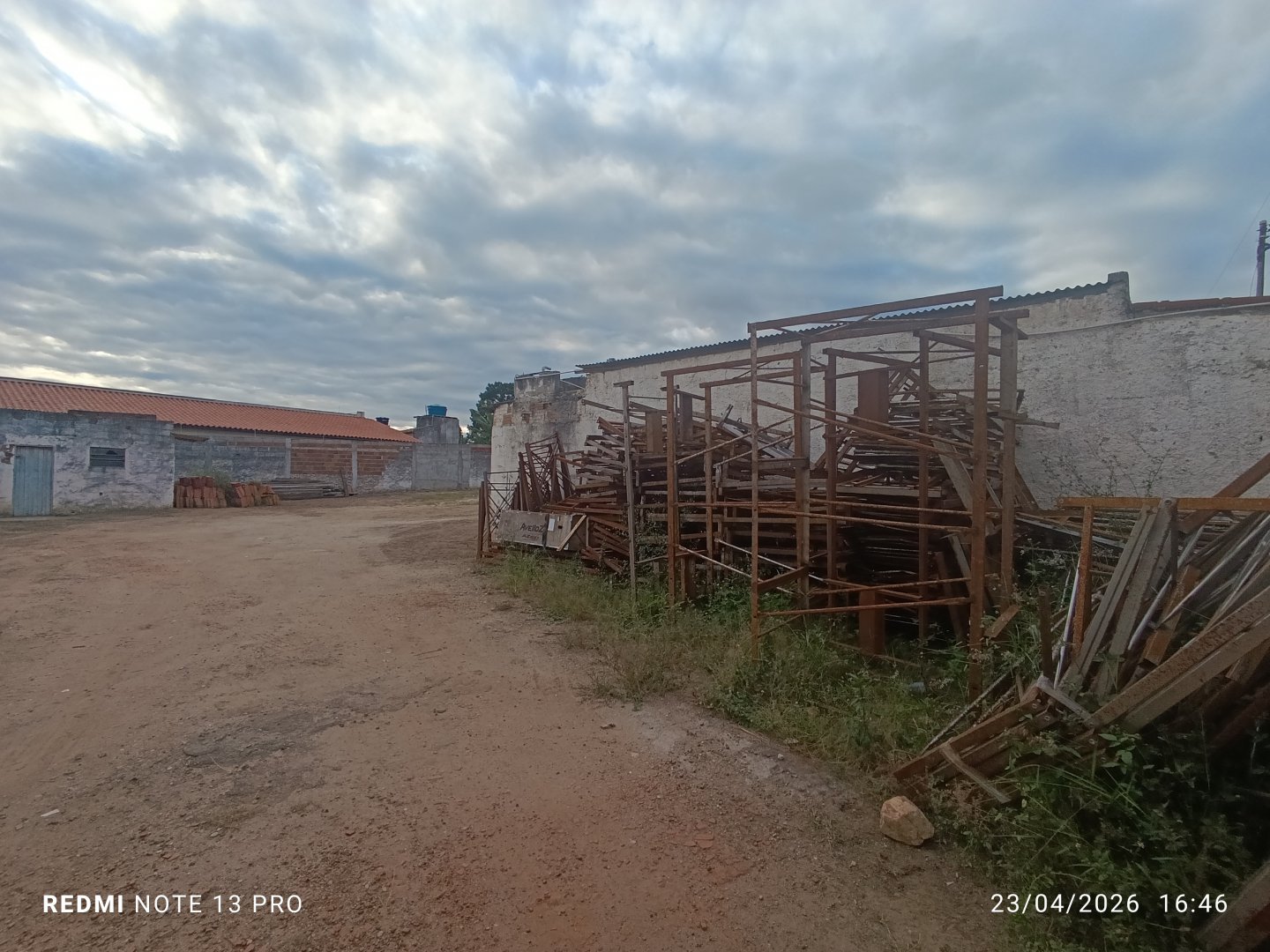 Terreno na Av. Pará esquina, parte de cima, esquina com a Av. Paramirim. 3 terrenos urbanos com 300 m² cada, 30 x 30 num total de 900 m², Bairro - foto 13