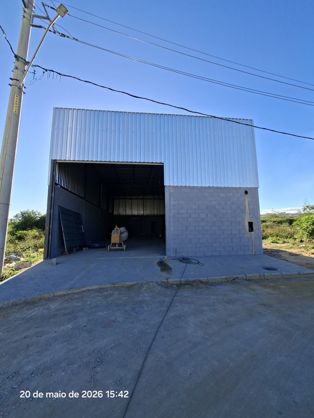 Galpão com 200m² para locação perto da CAESG no bairro São Pedro, em Vitória da Conquista - Bahia - foto 1