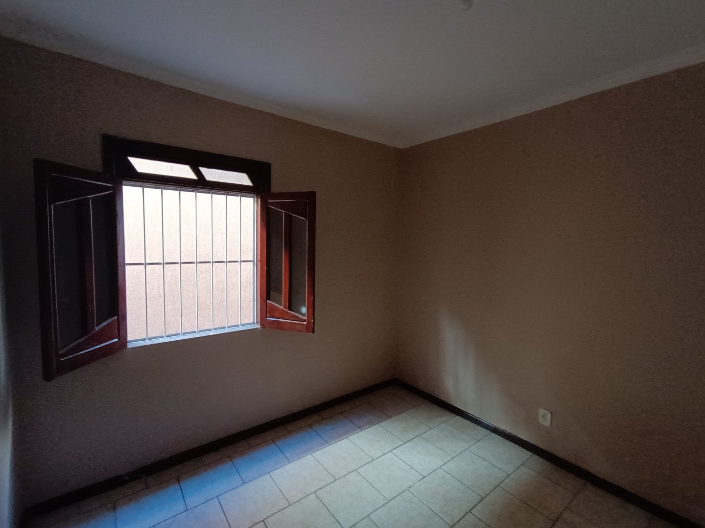 Casa Solta de 3 Quartos Sendo 1 Suíte com Garagem Ampla e Quintal no Bairro Alvorada/Ibirapuera, Vitória da Conquista -Ba - foto 13