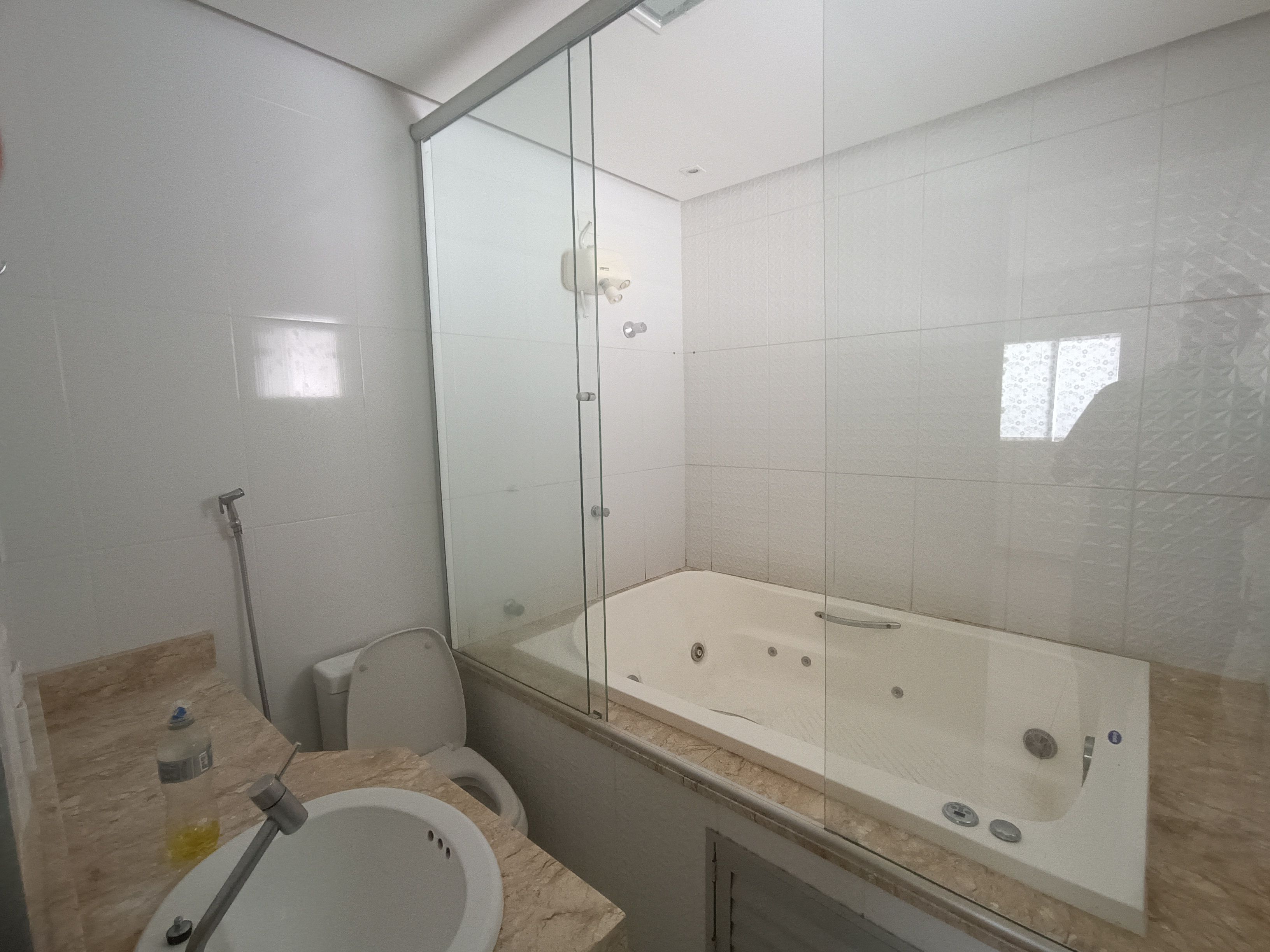 Casa com 4 suites pequeno à Venda, Candeias, Vitória da Conquista, BA - foto 14