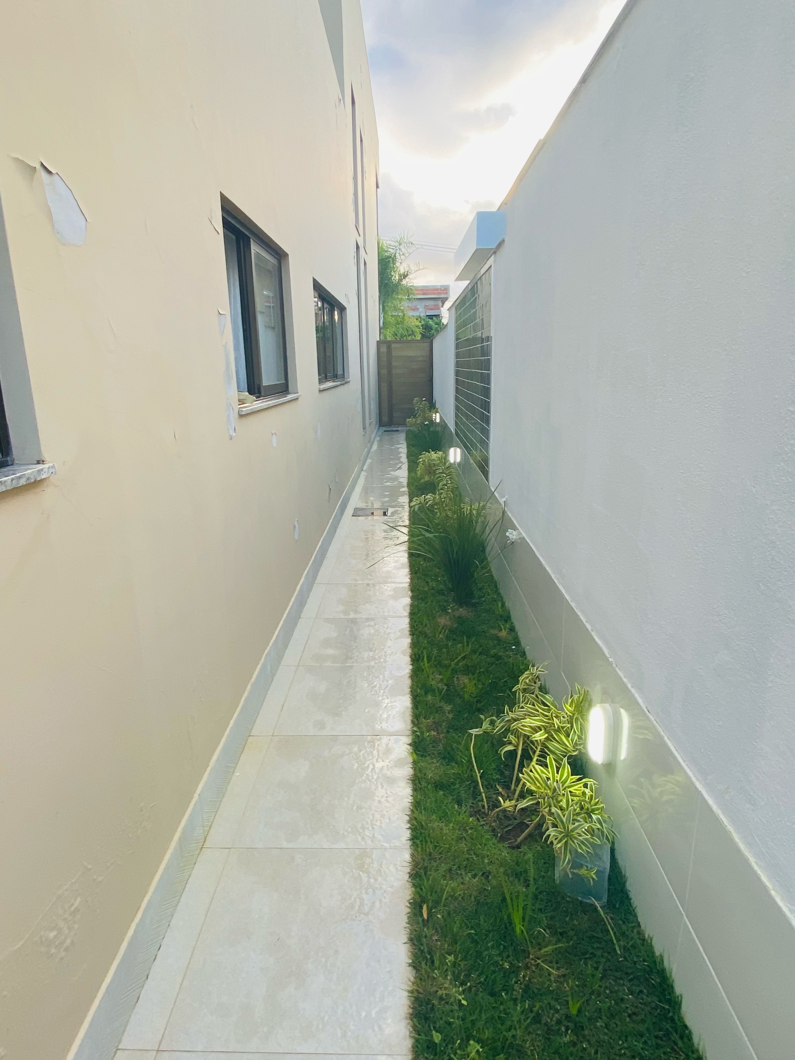 Linda Casa de 4 quartos sendo 3 suítes mais dependência completa e 4 vagas de garagem no Alphaville 1, Vitória da Conquista, BA - foto 14