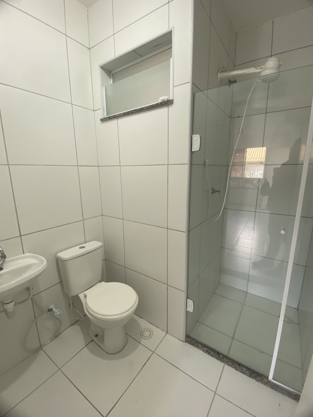 Apartamento para locação, no 1º andar, com 2/4 sendo 1 suite, Bairro Primavera, em Vitória da Conquista - Bahia - foto 13