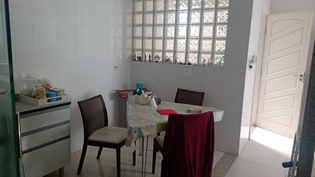 Casa com 3 suítes , 2 salas  em excelente localização à venda, Recreio próximo ao centro da cidade, Vitória da Conquista, BA - foto 14
