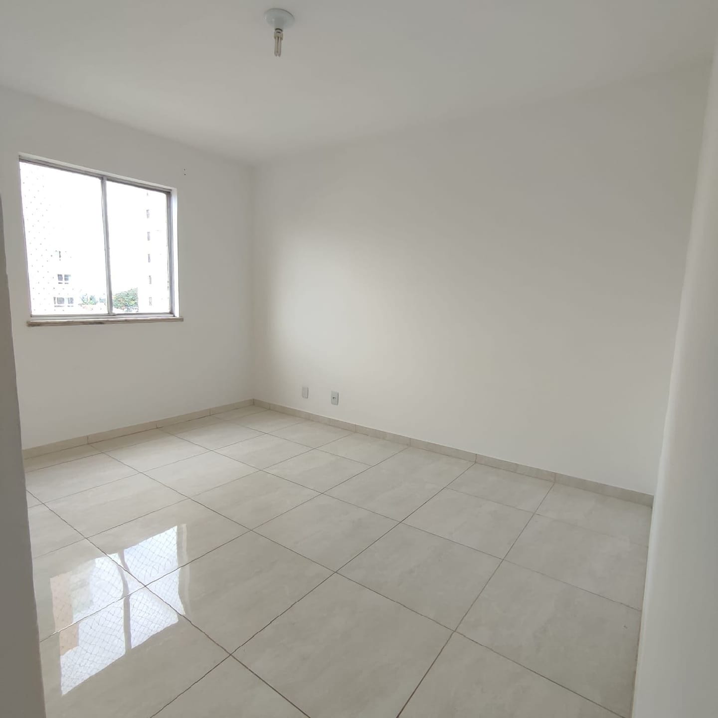 Excelente Apartamento com Varanda, Localizando na Av. Luiz Eduardo, Candeias, Vitória da Conquista, BA - foto 14