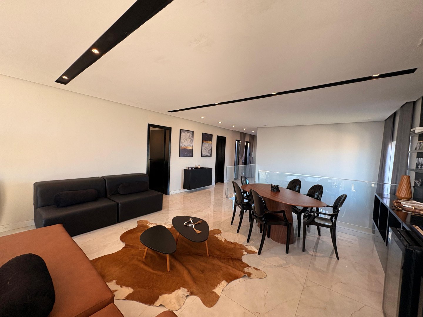 Cobertura duplex mobiliada com 4 quartos sendo 3 suites, terraço comm área gourmet e piscina a venda no bairro Candeias em Vitoria da Conquista - - foto 1