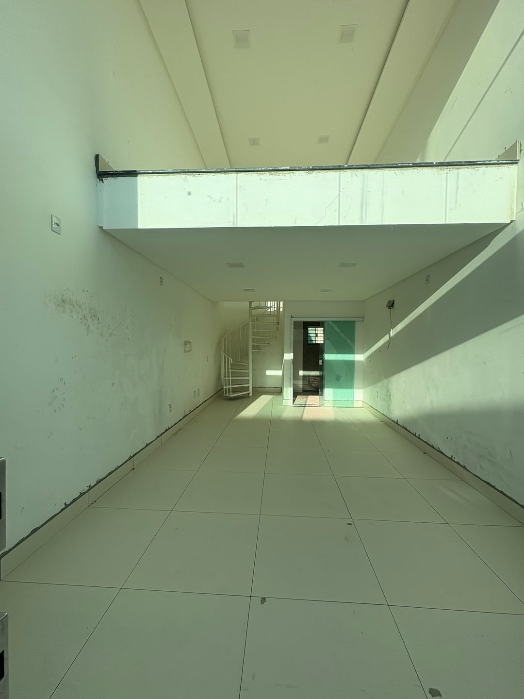 Loja com mezanino próximo à Av. integração, ao lado do Disep no Jurema - foto 14