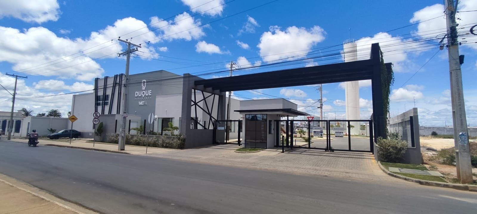 Casa solta em Condomínio fechado para locação com 3 suítes no Bairro Boa Vista, Vitória da Conquista, BA - foto 1