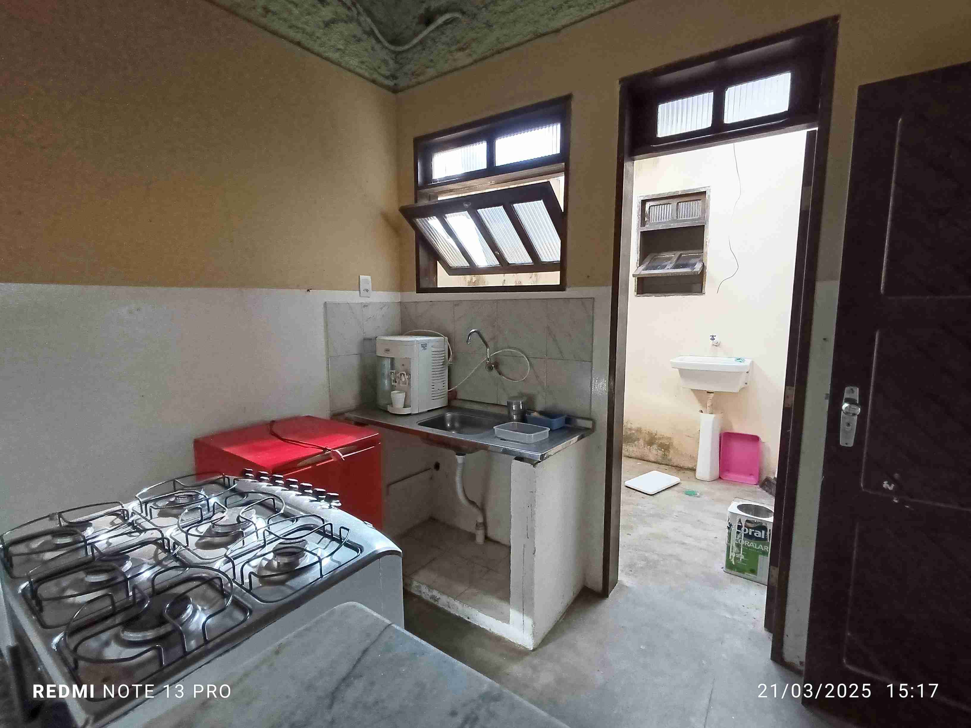 Conjunto comercial para locação com 6 salas, 3 banheiros, pátio grande no Alto Maron, Vitória da Conquista, BA - foto 15