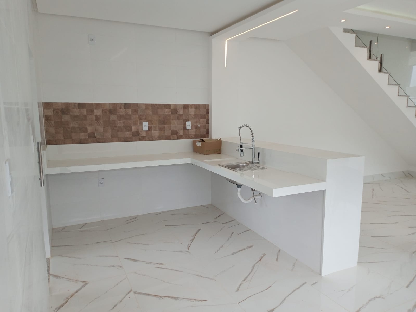 Casa duplex  3 suítes  sendo 1 com closet e outra com varanda + vaga de garagem para 4 carros com 143 m²  no Alto da Boa Vista, Vitória da Conqui - foto 15