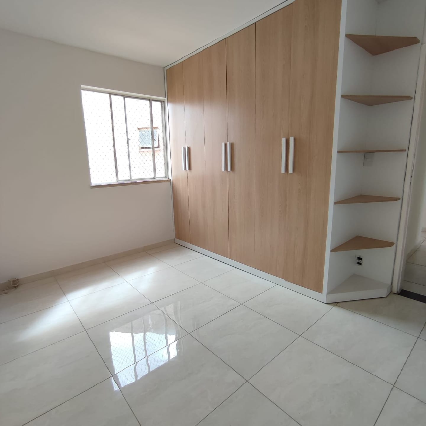 Excelente Apartamento com Varanda, Localizando na Av. Luiz Eduardo, Candeias, Vitória da Conquista, BA - foto 15