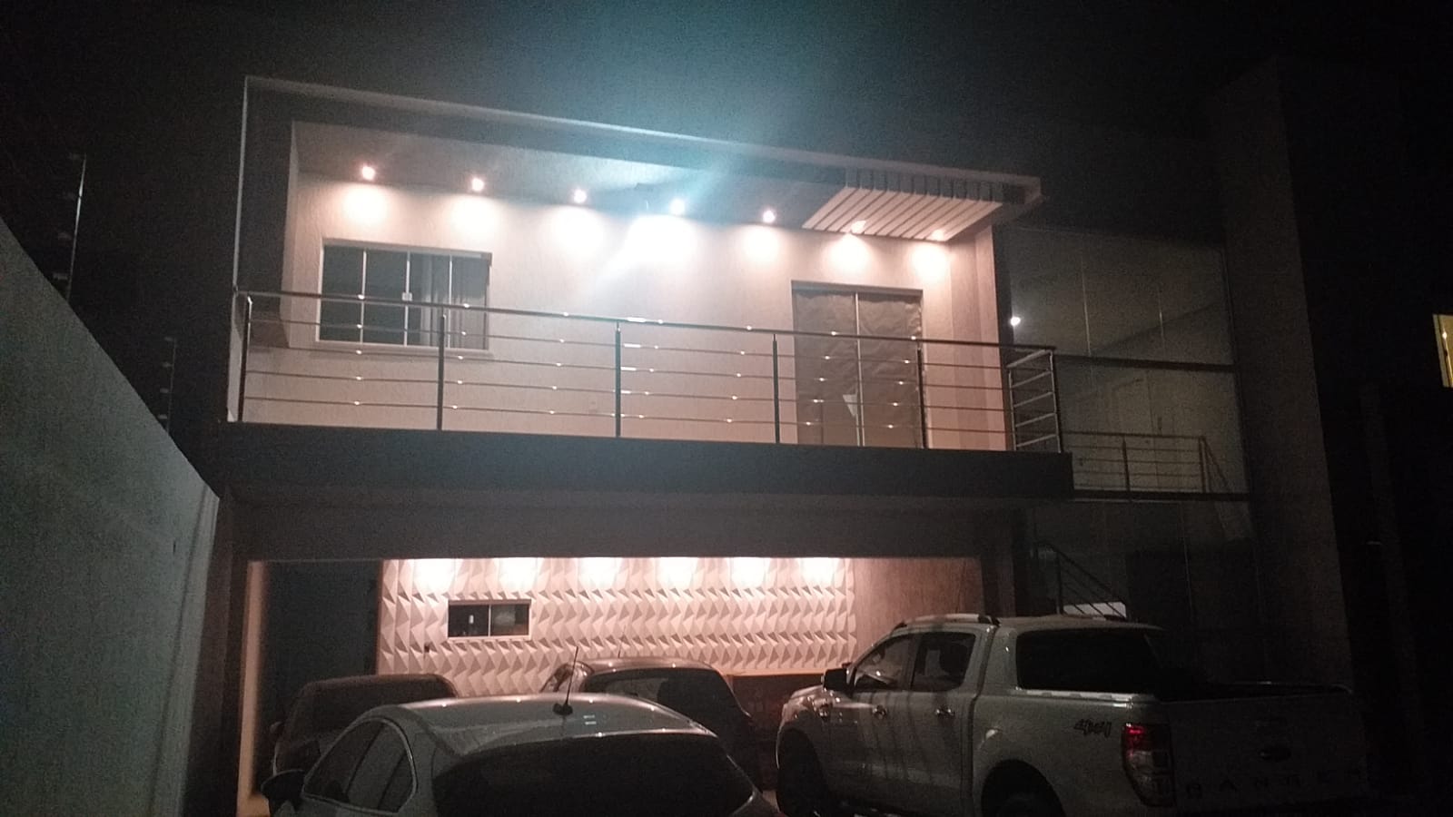 Casa com dois pavimentos , alto padrão , 3 suítes, 3 salas, piscina, área gourmet no Alto da Boa Vista em Vitória da Conquista, BA. - foto 2