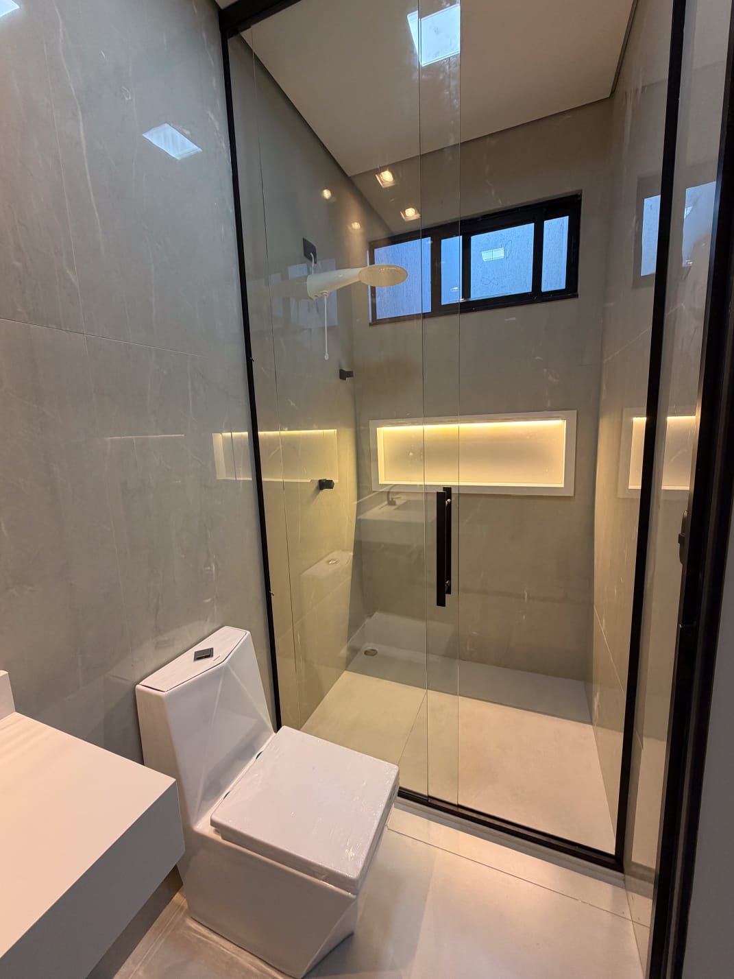 Casa Térrea de Alto Padrão com 4 quartos, sendo 3 suítes - Bairro Boa Vista - Vitória da Conquista - foto 15