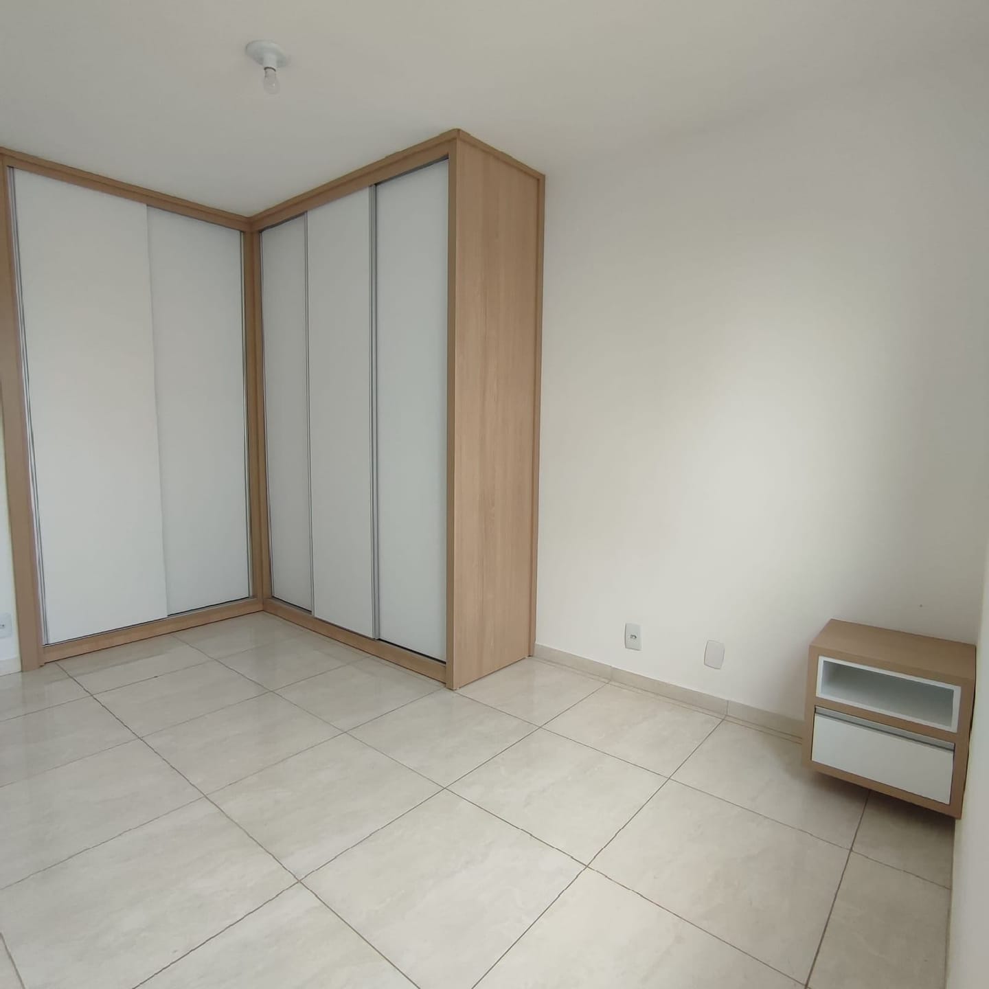 Excelente Apartamento com Varanda, Localizando na Av. Luiz Eduardo, Candeias, Vitória da Conquista, BA - foto 16