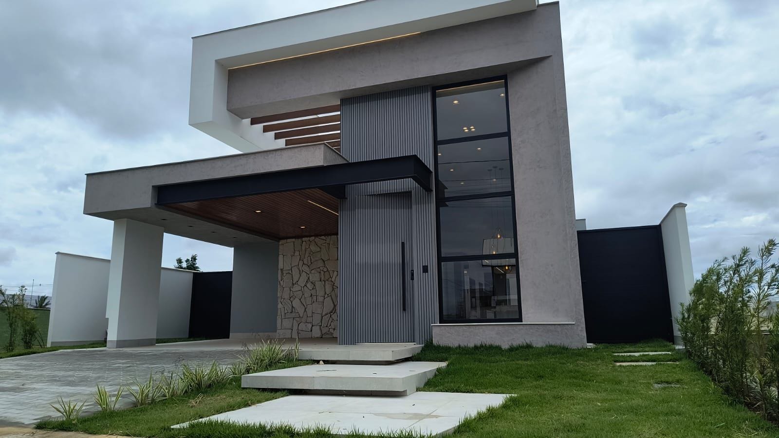 ALPHAVILLE 2 - Casa térrea com 3 Suítes + Varanda Gourmet com Hidro, Garagem coberta para 2 carros Vitória da Conquista Ba - foto 1