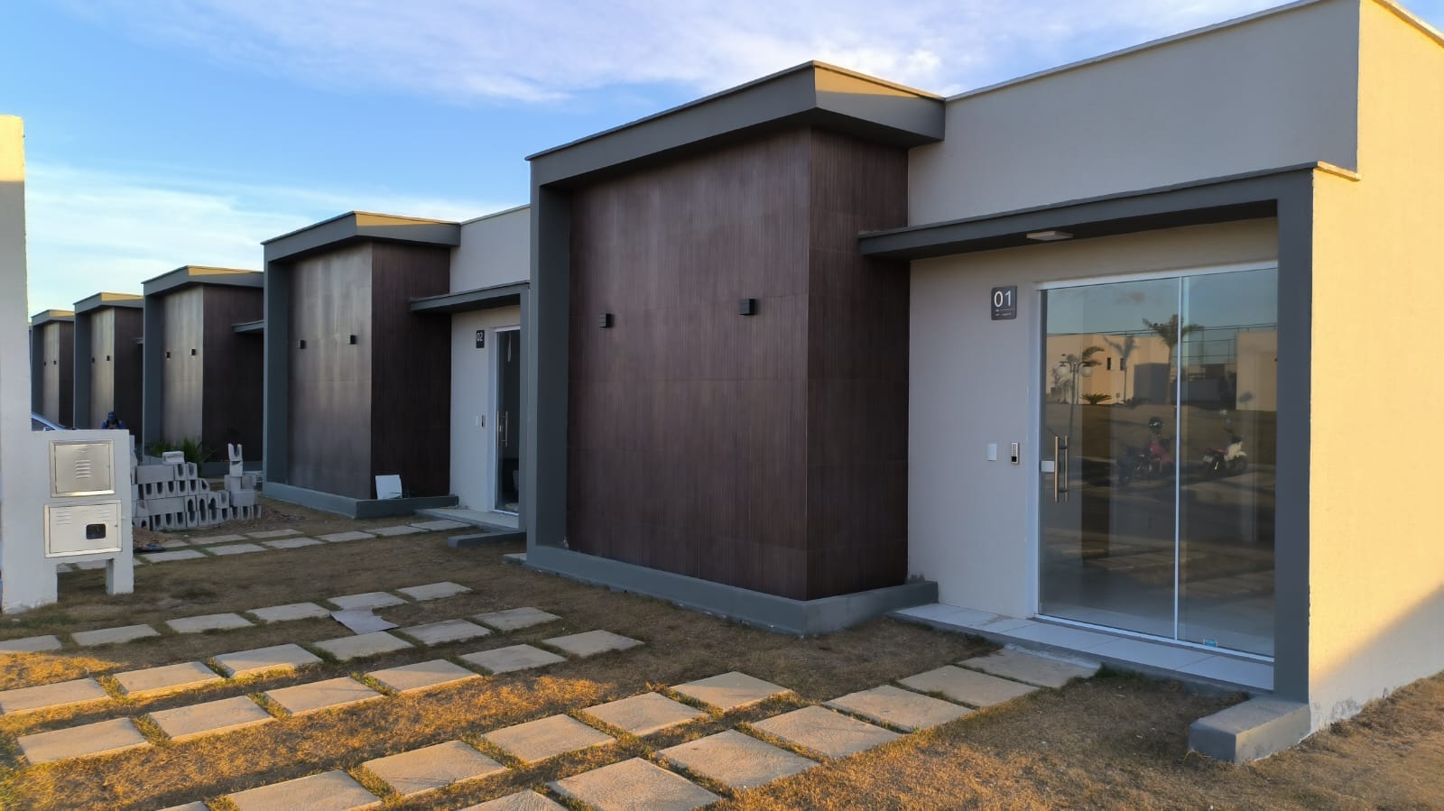 Casa de 3 quartos sendo 1 suíte nova em ótima localização dentro do Condomínio Conde III (financiável), frente ao Alphaville em Vitória da Conqui - foto 1