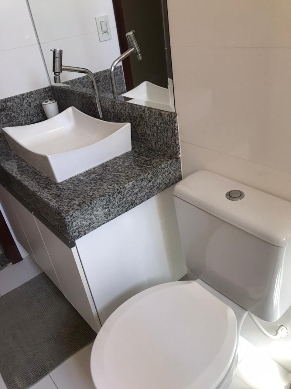 Apartamento mobiliado de 3 quartos sendo 1 suíte para venda, no 3º andar, com  sacada no Candeias  Vitória da Conquista, BA - foto 17