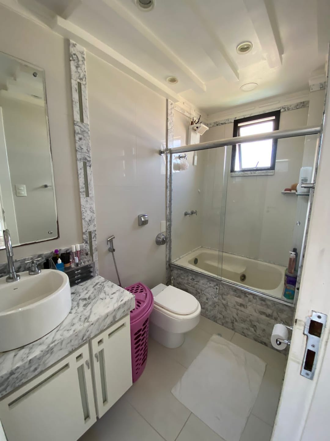 Excelente Apartamento  de 4 quartos sendo 3 suítes + dependência à venda, Candeias, Vitória da Conquista, BA - foto 17