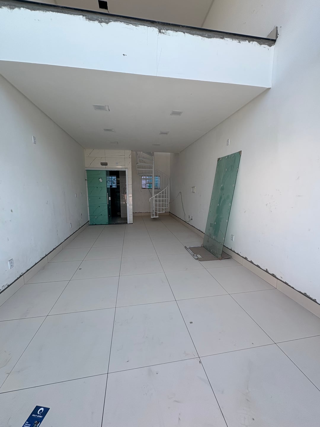 Loja com mezanino próximo à Av. integração, ao lado do Disep no Jurema - foto 16