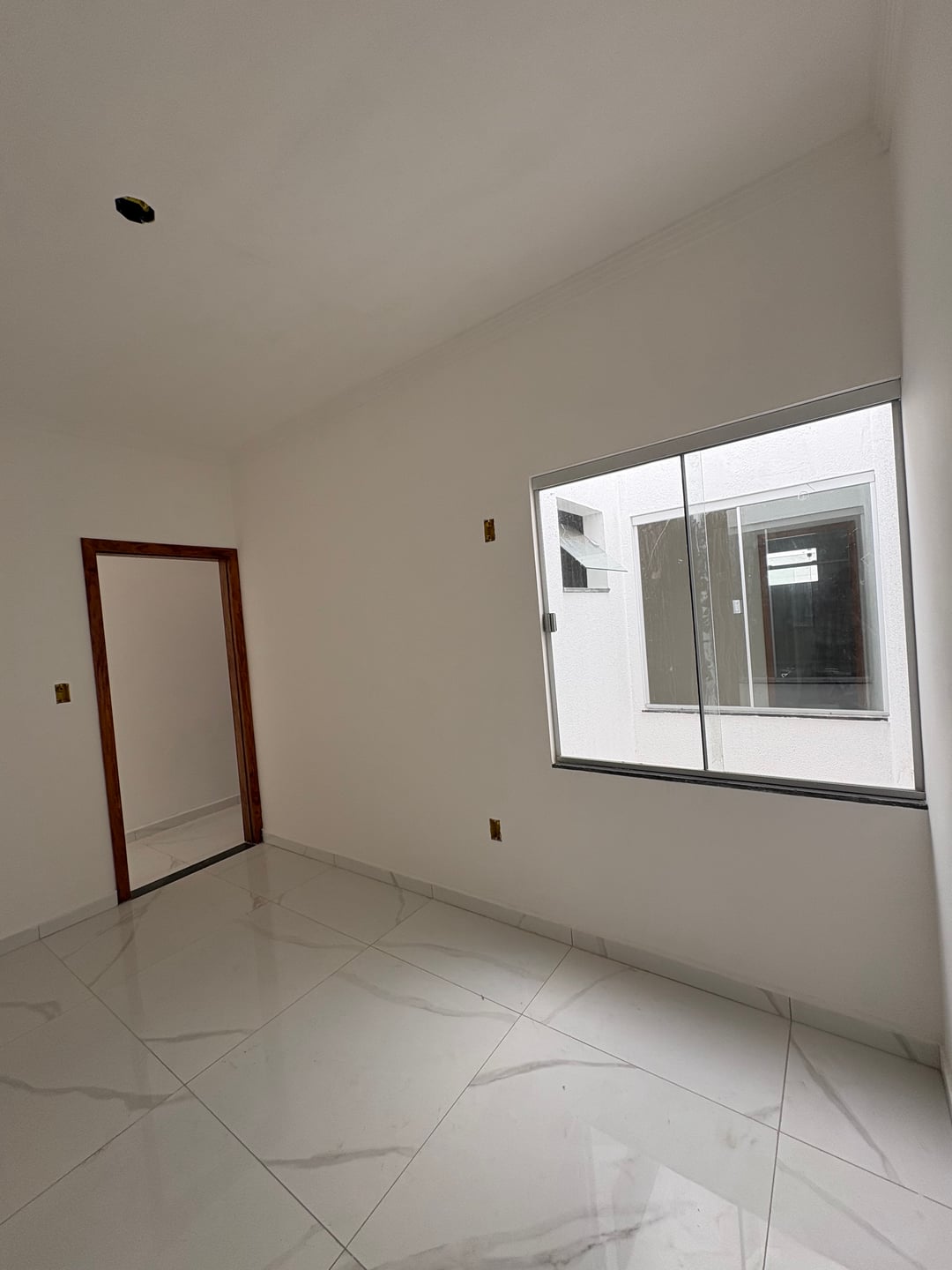 Casa de 2 quartos sendo 1 suíte com garagem para dois carros e quintal - foto 16