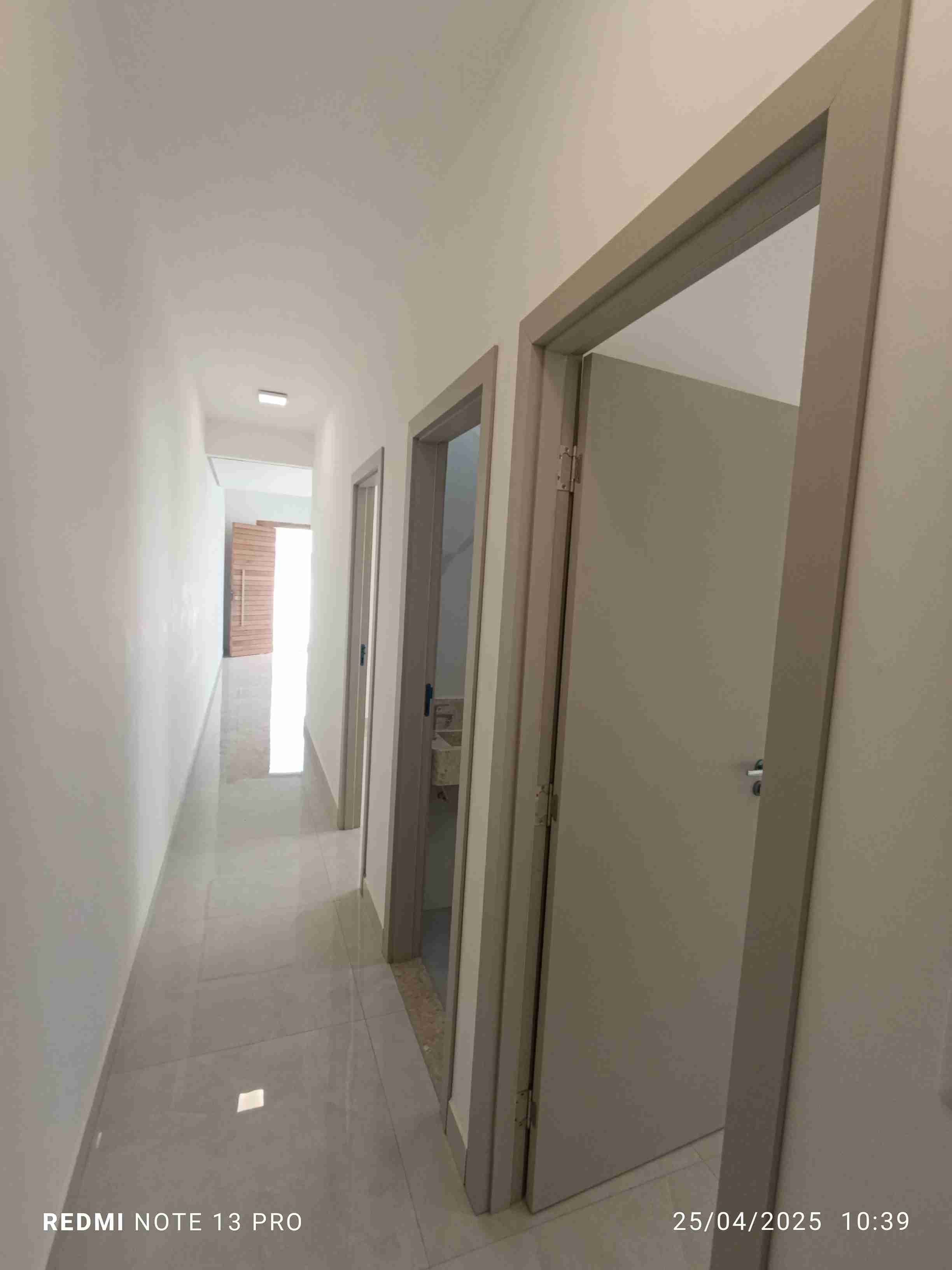Linda casa nova  de 3 quartos sendo 1 suíte, garagem para 2 carros, acabamento de primeira à Venda, São Pedro, Vitória da Conquista, BA - foto 17