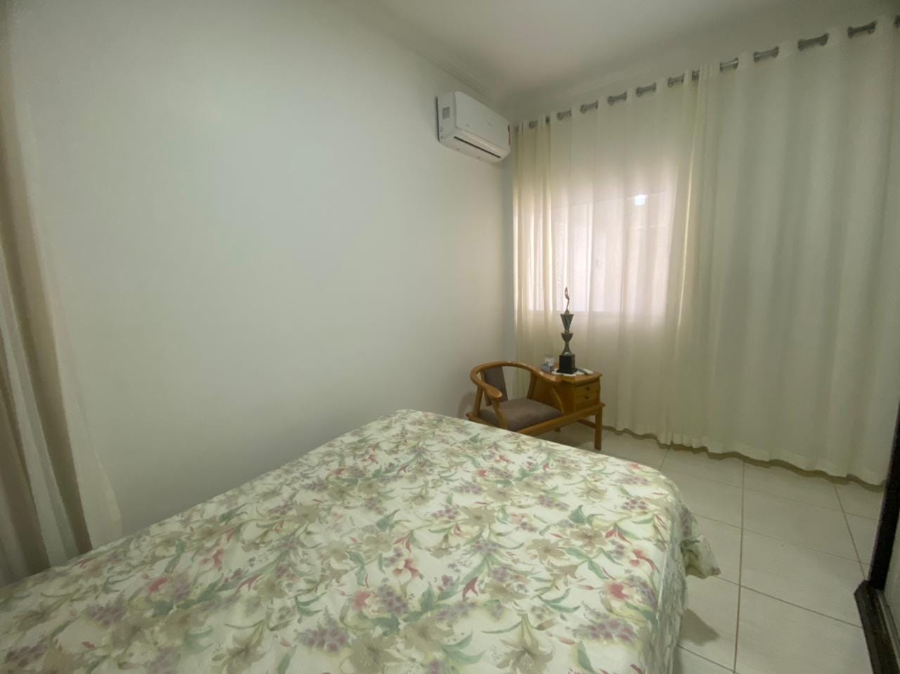 Apartamento térreo à venda, com 4 quartos sendo 2 suítes, com excelente acabamento, garagem para 4 carros, no bairro Candeias em  Vitória da Conq - foto 17