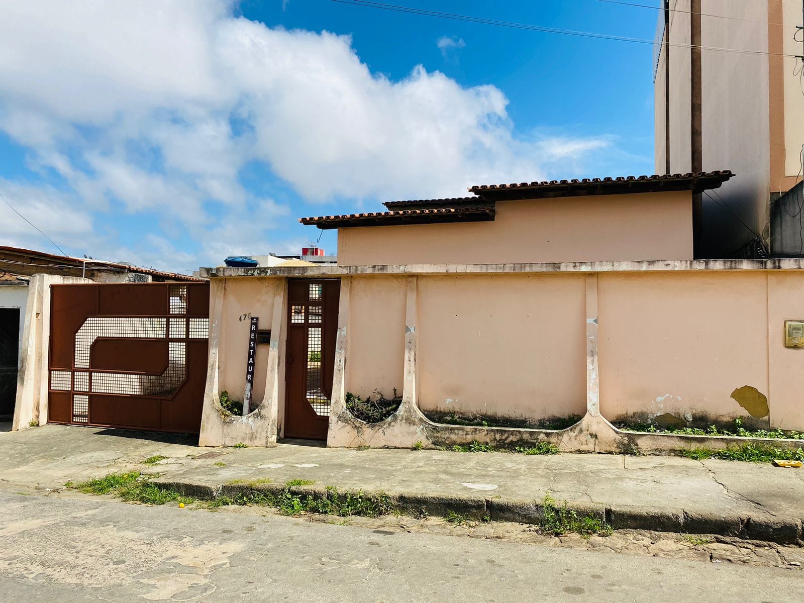 Casa à venda, com 408M² de terreno na área comercial do bairro Alto Maron, Vitória da Conquista, BA - foto 2