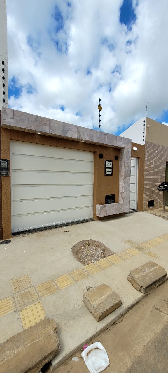 Casa nova pode ser financiada à venda de 3 quartos sendo 1 suíte garagem para 2 carros, quintal, Comveima I, Vitória da Conquista - BA. - foto 2