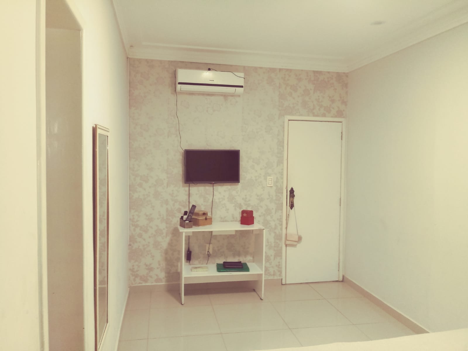 Oportunidade para investidores! Casa alugada à venda, com Habite se Comercial  no Candeias com rua de grande fluxo de carros  Vitória da Conquist - foto 18