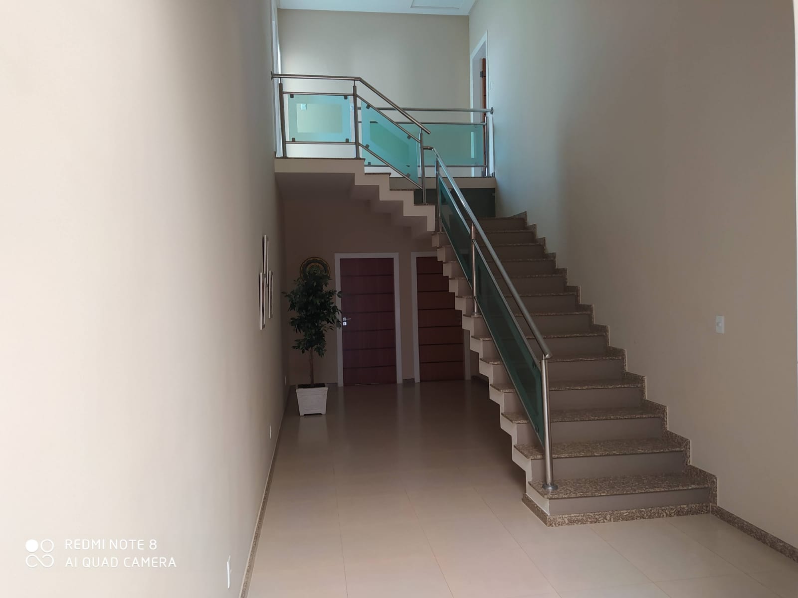 Casa Alto Padrão com 05 suítes, poço artesiano e energia solar em ótima localização no Bairro Alto da Boa Vista em Vitória da Conquista-BA - foto 18