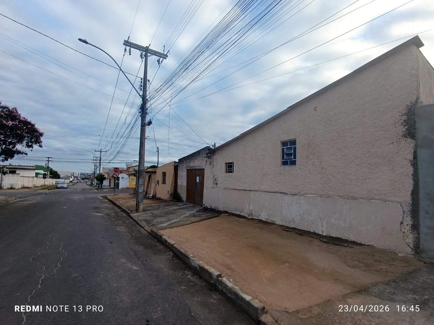 Terreno na Av. Pará esquina, parte de cima, esquina com a Av. Paramirim. 3 terrenos urbanos com 300 m² cada, 30 x 30 num total de 900 m², Bairro - foto 17