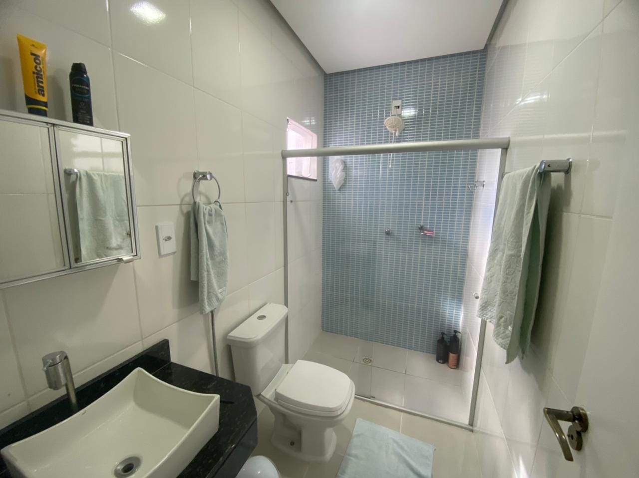 Apartamento térreo à venda, com 4 quartos sendo 2 suítes, com excelente acabamento, garagem para 4 carros, no bairro Candeias em  Vitória da Conq - foto 18