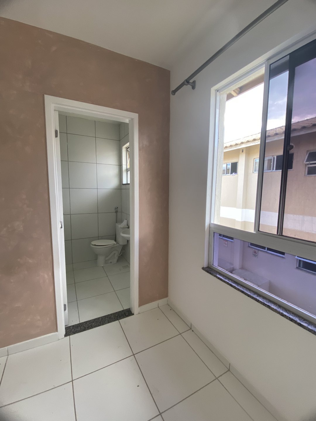 Apartamento para locação, no 1º andar, com 2/4 sendo 1 suite, Bairro Primavera, em Vitória da Conquista - Bahia - foto 17