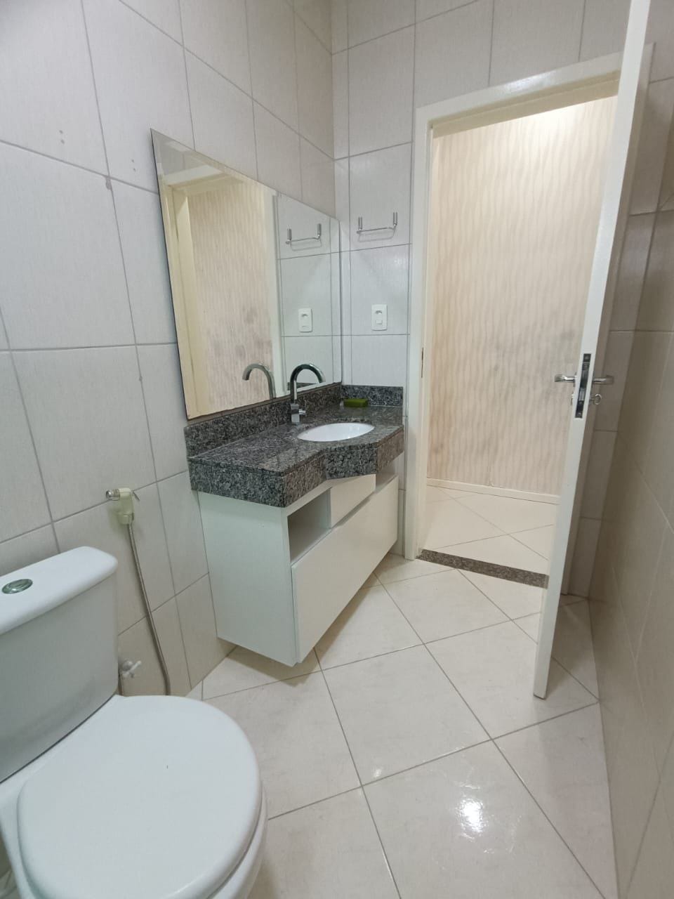 Excelente apartamento de 2 quartos sendo 1 suíte de 1ª andar com planejados na cozinha e quartos para venda ou locação, Candeias, Vitória da Conq - foto 17