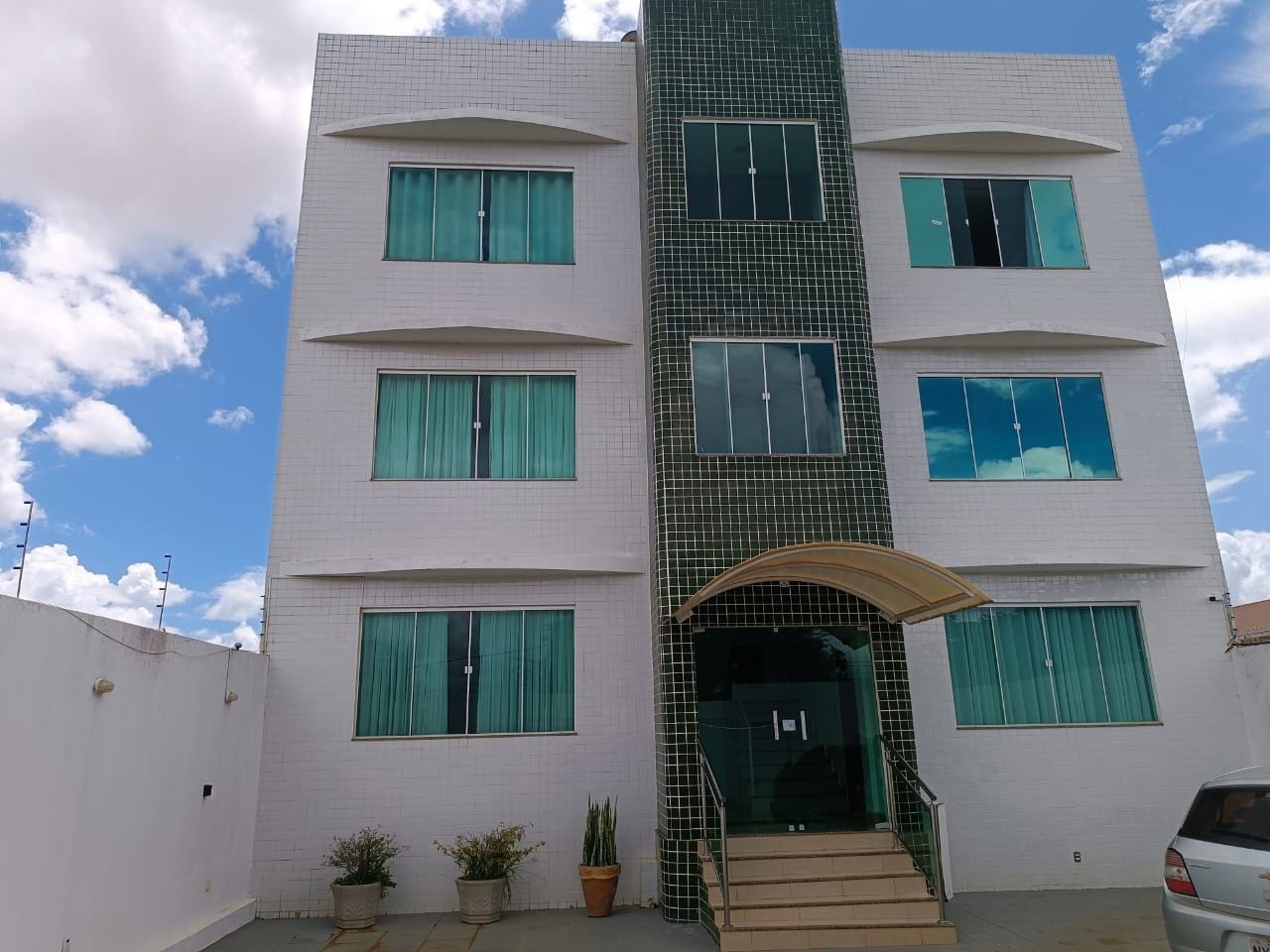 Excelente apartamento de 2 quartos sendo 1 suíte de 1ª andar com planejados na cozinha e quartos para venda ou locação, Candeias, Vitória da Conq - foto 1